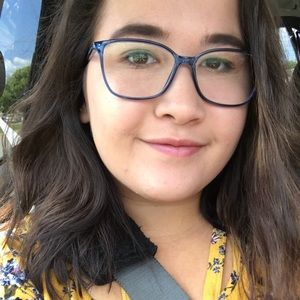 Meet your Posher, Laura